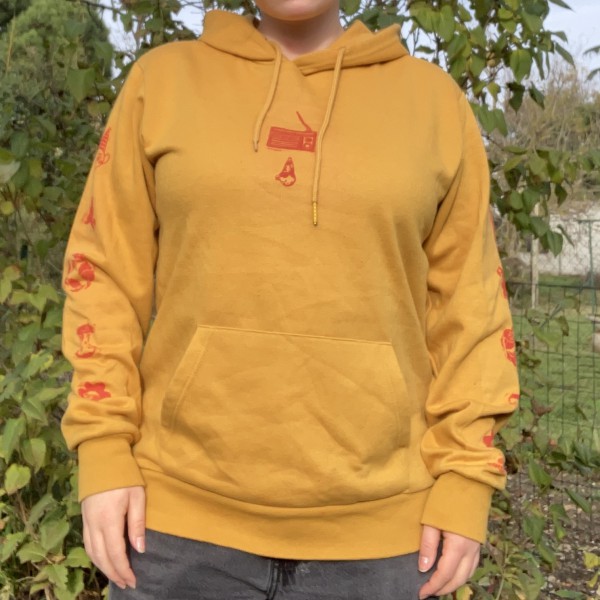 🟡 Sweater jaune, impression à l'avant et sur les manches 🟡